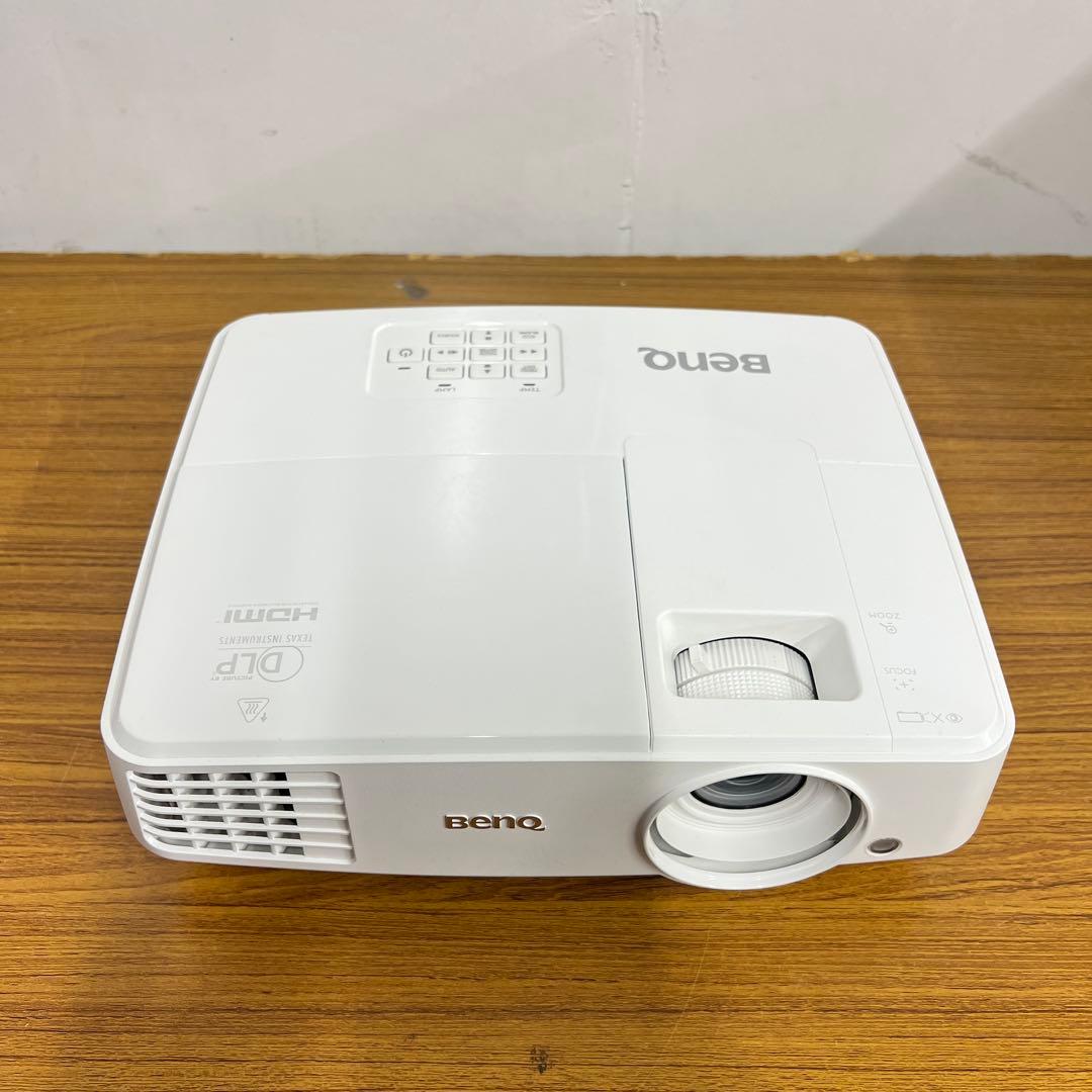 BenQ 超短焦点型DLPフルHDホームプロジェクター 2016年製