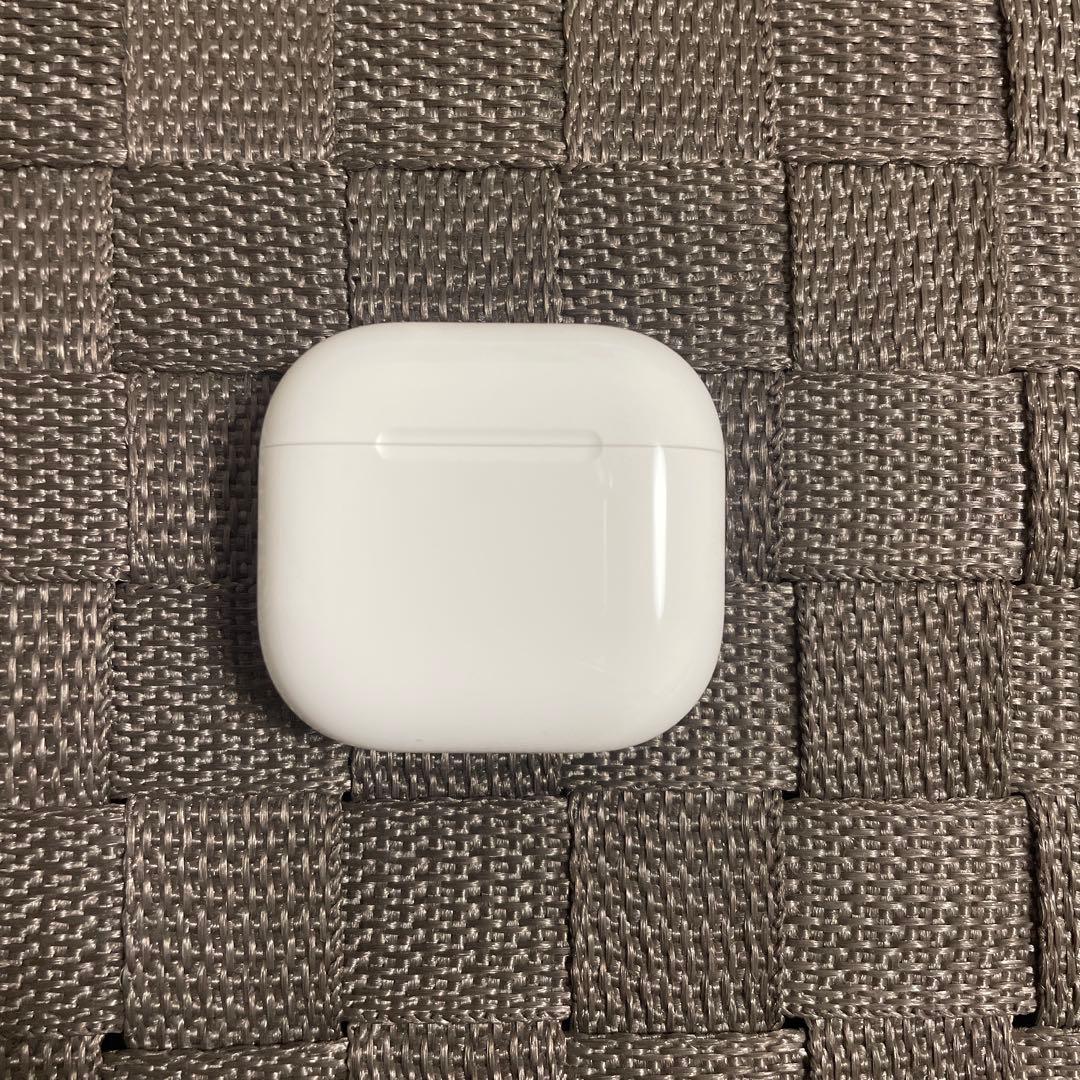 【1回の使用のみ✨】AirPods4ノイズキャンセルなし 本体 充電ケース付き