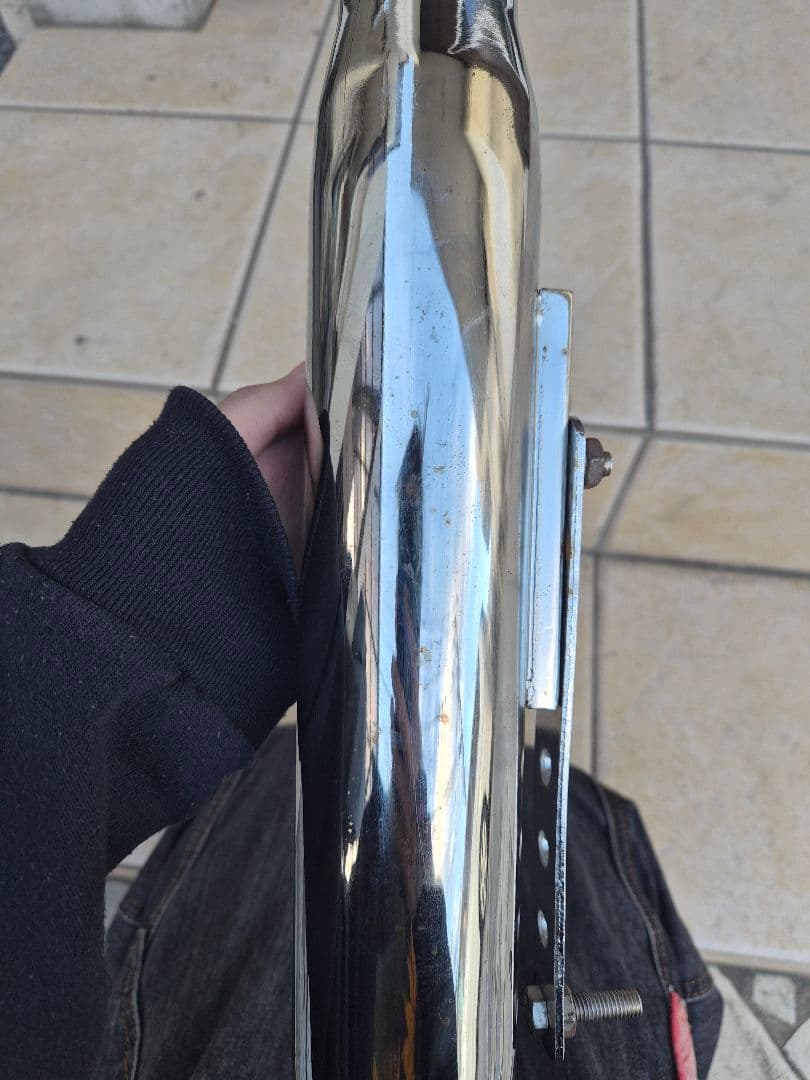 フィッシュテールマフラー