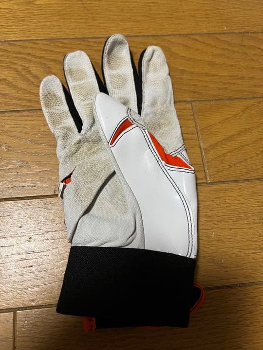 巨人・阿部慎之助監督使用　バッティンググローブ（右手のみ）