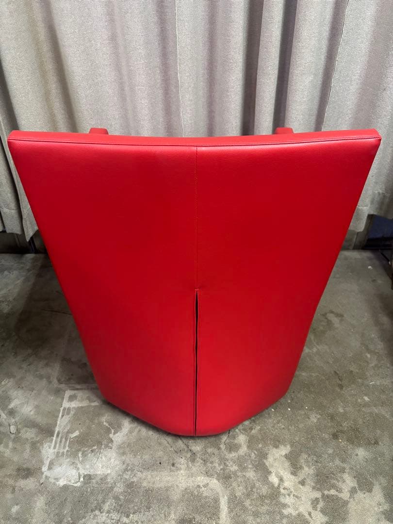 【Cassina取扱い　BALERI ITALIA、‼️】1人掛けソファ【赤色】