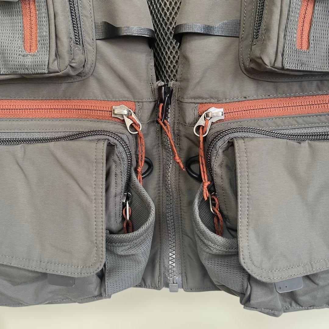 SIMMS シムス ベスト