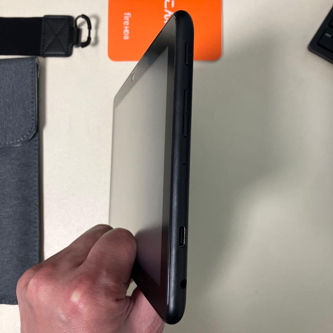 美品 Fire HD 8 最新第12世代(2024) ケース／フィルム／バンド付