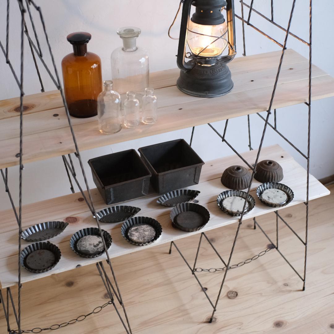 無骨なアイアン脚＆ウッドの飾り棚ｐ アトリエ ラック 蚤の市