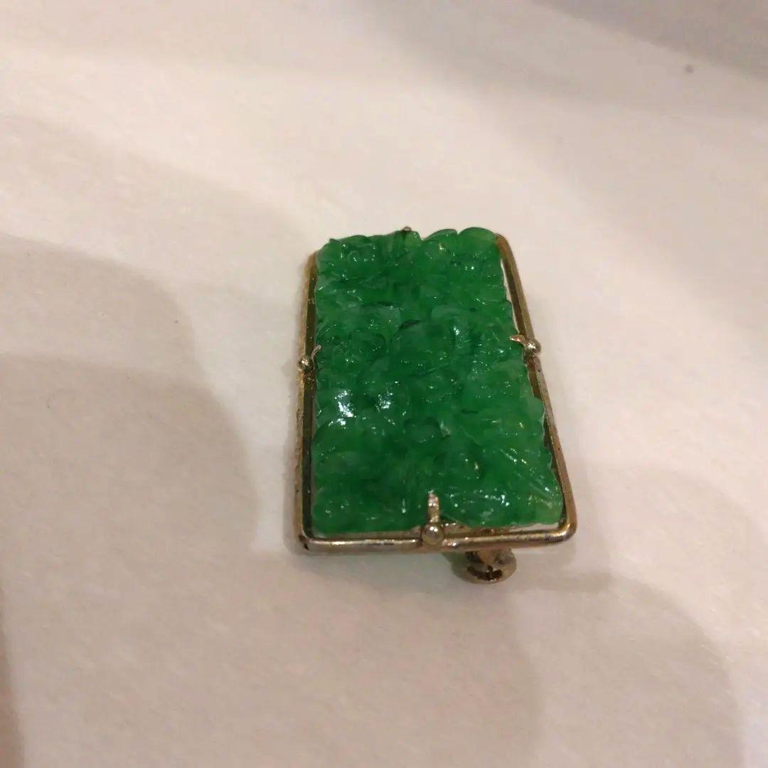 翡翠　ヒスイ　ブローチ