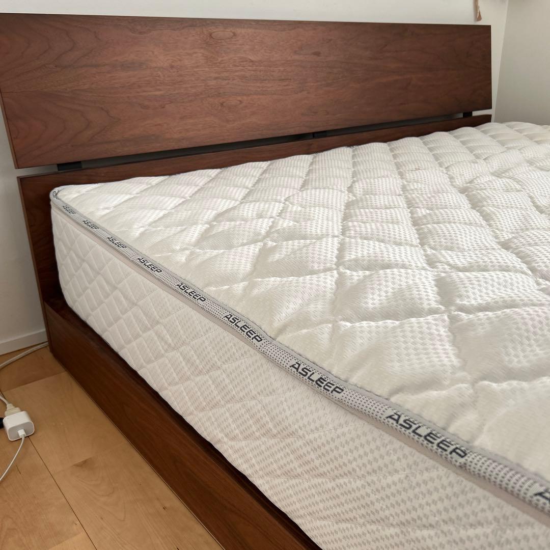 【ACTUS】FBベッドフレーム＋アイシン精機製マットレス（クイーンサイズ）美品
