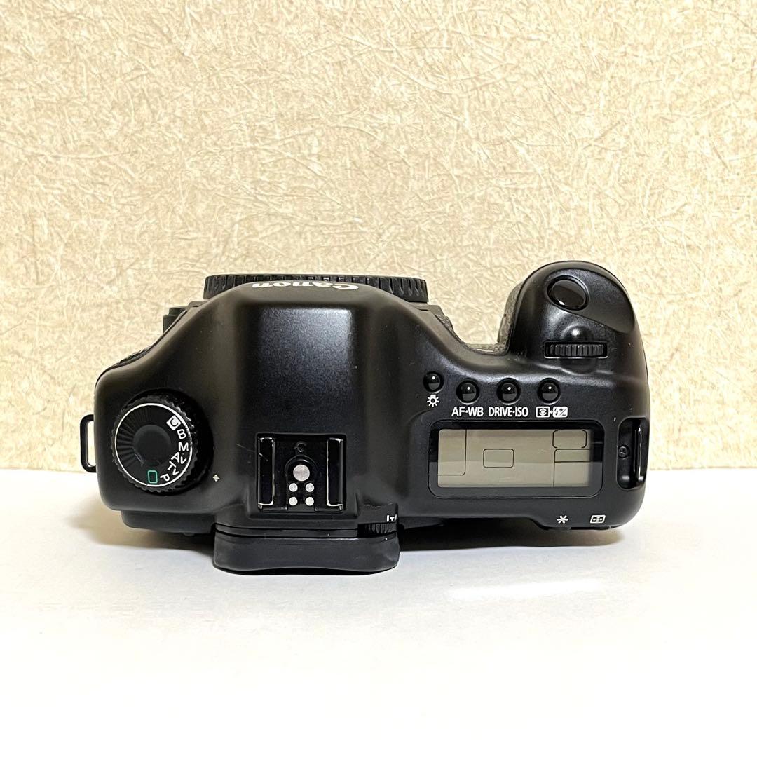 Canon EOS 5D ボディ （デジタル一眼レフカメラ）
