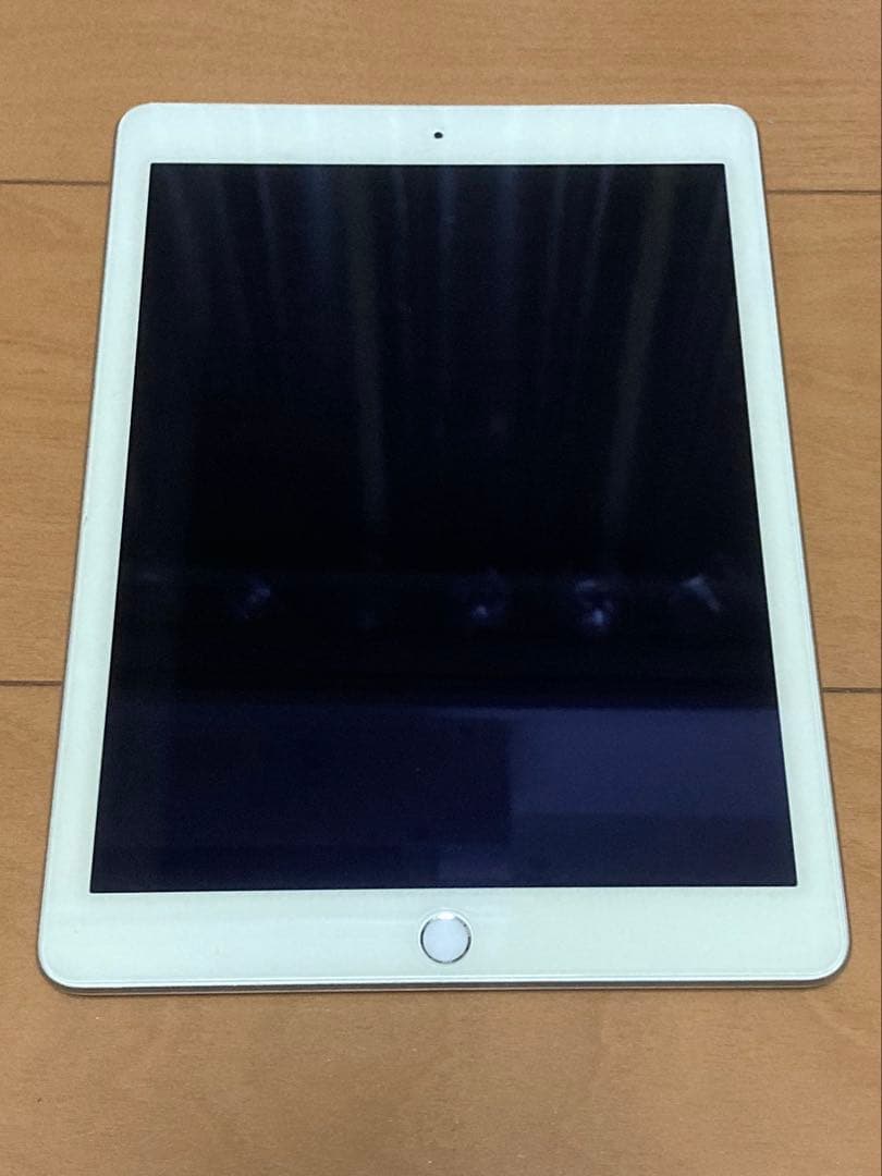 Apple iPad 第5世代 シルバー 128GBWi-Fi+Cellular