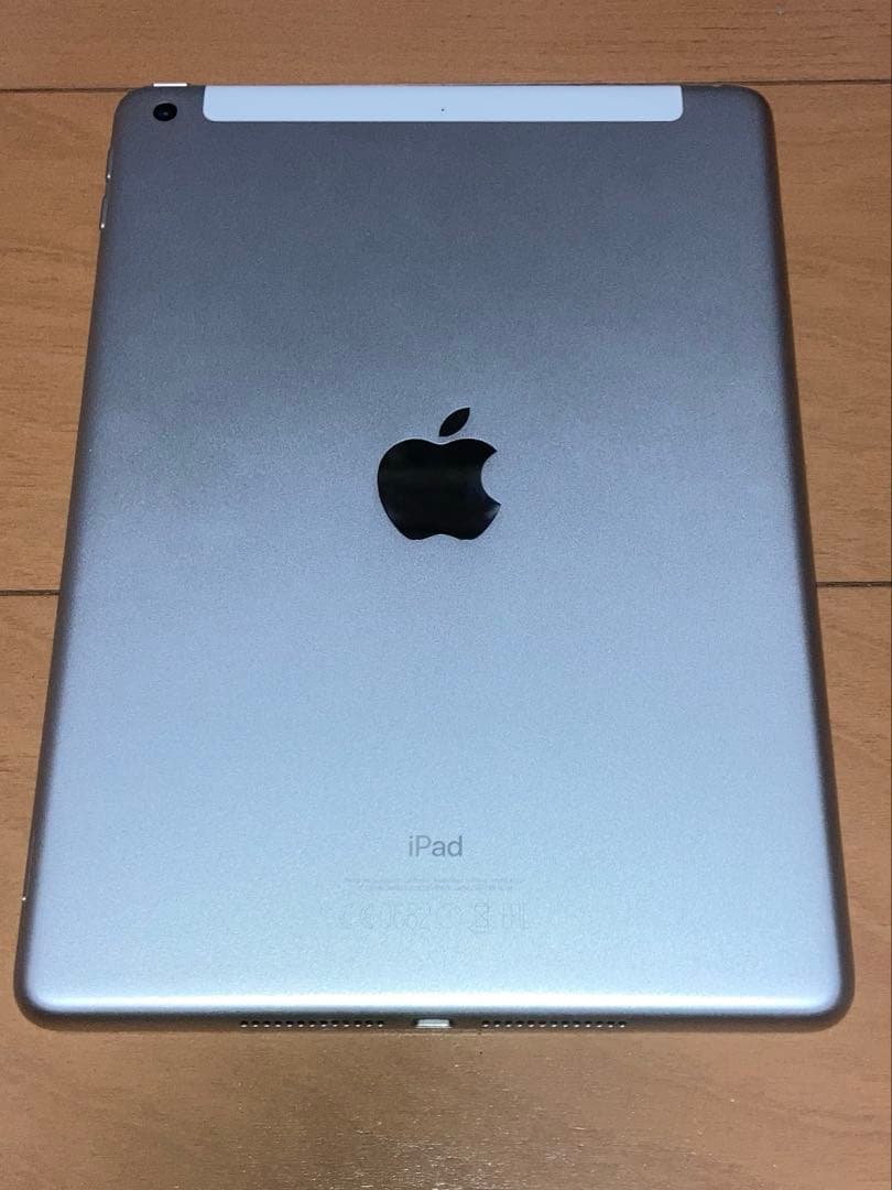 Apple iPad 第5世代 シルバー 128GBWi-Fi+Cellular
