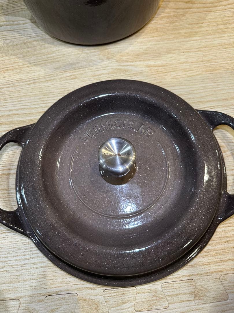 VERMICULAR オーブンポットラウンド　22cm パールブラウン　両手鍋