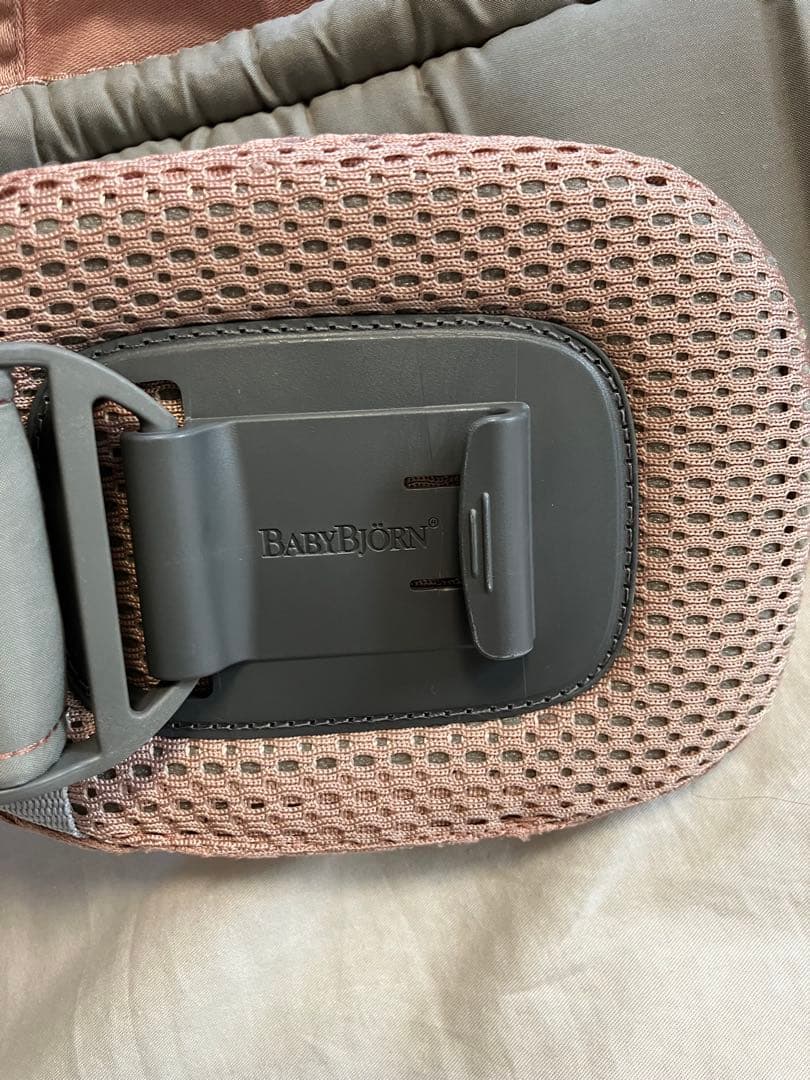 抱っこ紐　ベビービョルン　ハーモニー　ピンク　メッシュ