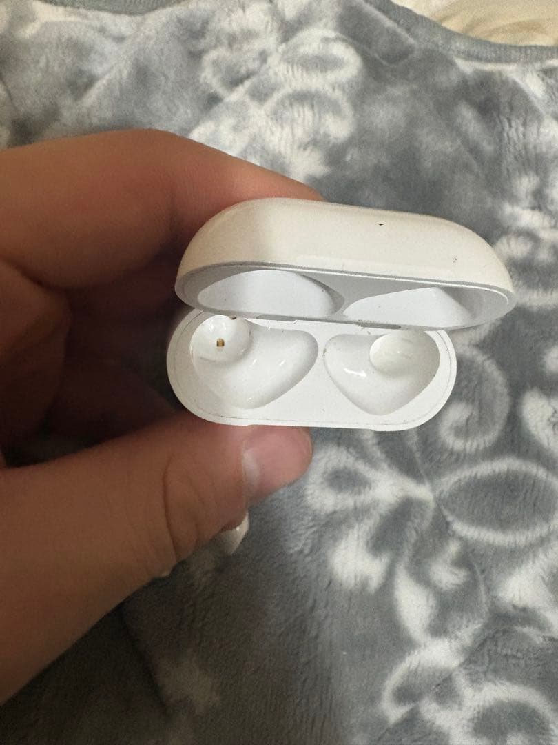 AirPods 第四世代　アクティブノイズキャンセリング無しモデル