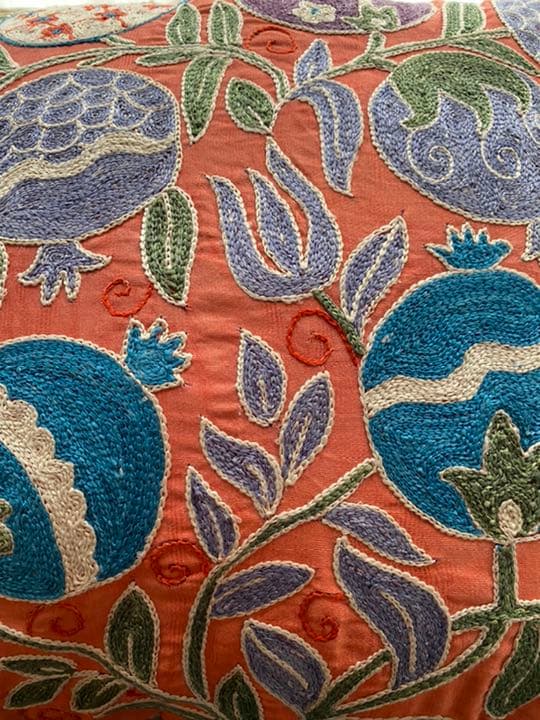 ウズベキスタン製 シルク スザニ刺繍 クッションカバー
