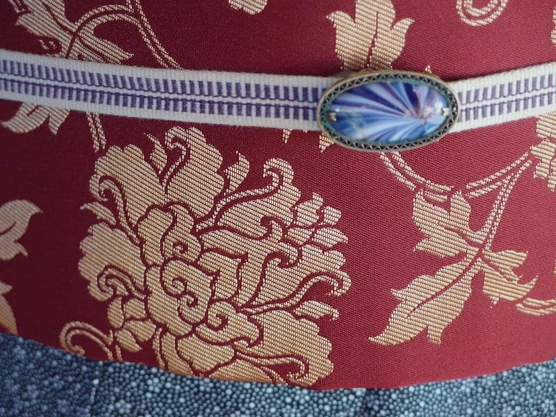 織りの九寸名古屋帯（牡丹唐草文）正絹美品