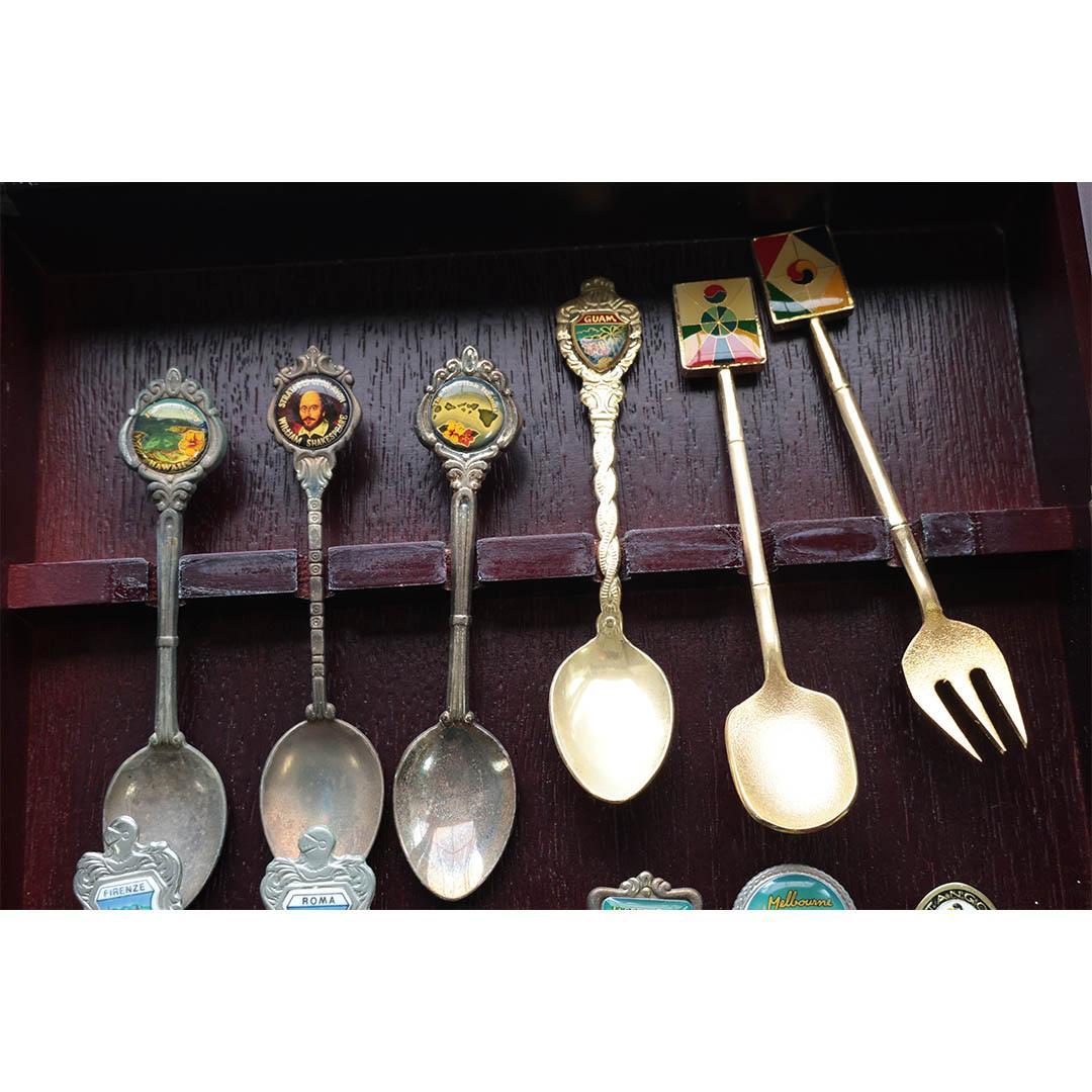 スーベニアスプーンセット木箱ケース付まとめて33本コレクション