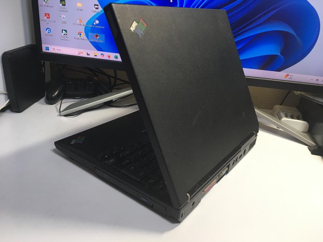 Windowsノート本体 IBM ThinkPad R31 2656-8FJ WindowsMe