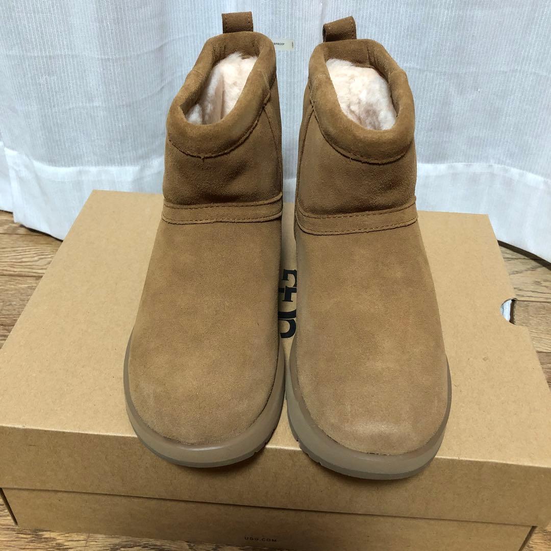 新品　UGG アグ　クラシックミニ　ウォータープルーフ　２４センチ
