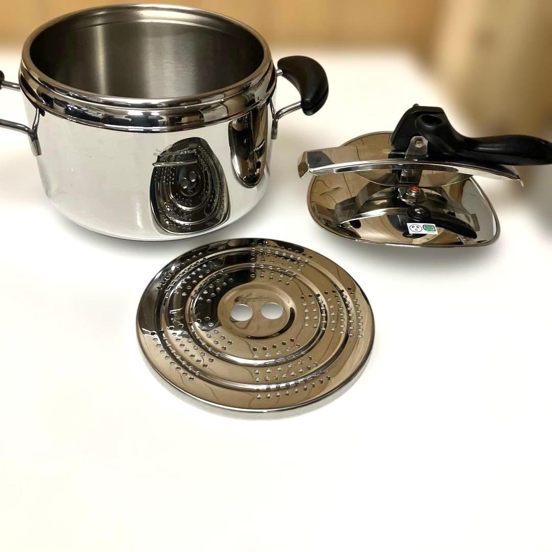 ESH013【未使用品】ステンレス 圧力鍋（Lagostina ）