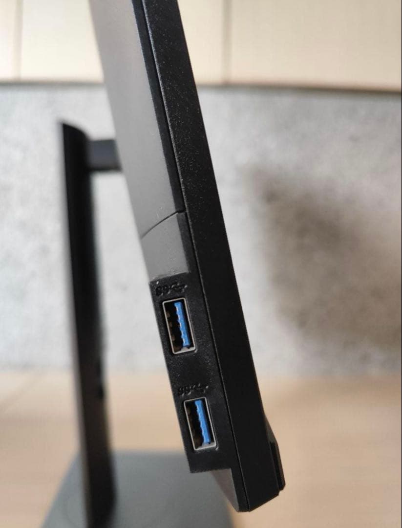 DELL P2421DC 23.8インチ WQHD（2560×1440）