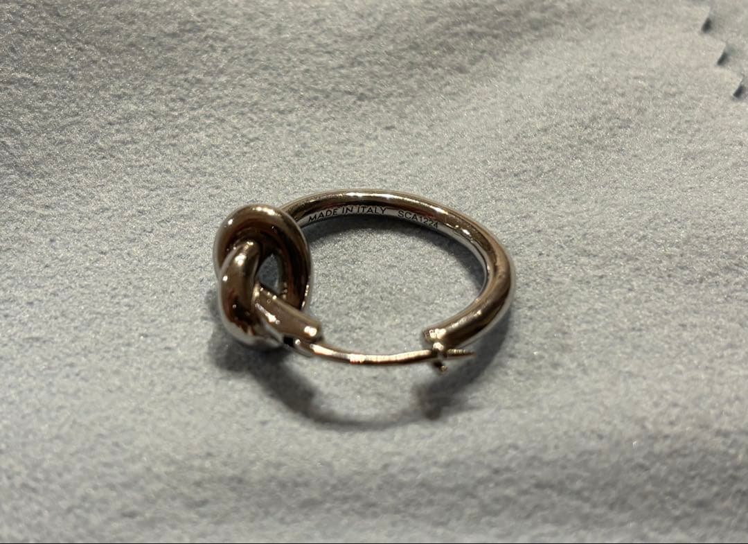 【片耳のみ】CELINE ノットフープ ピアス シルバー系 SCA1224