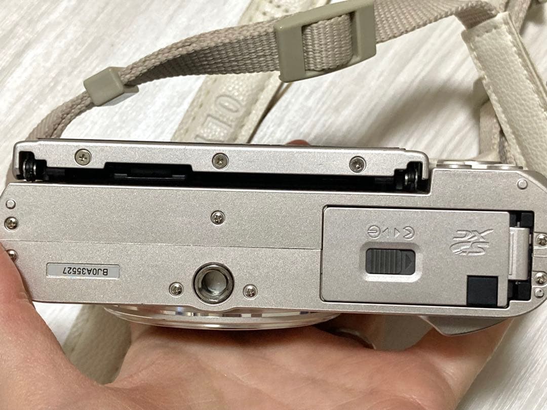 【美品】OLYMPUS オリンパス PEN E-PL9 ミラーレス一眼カメラ