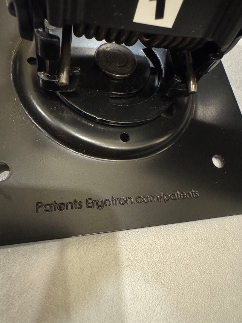 Amazon basics （ErgotronのOEM）