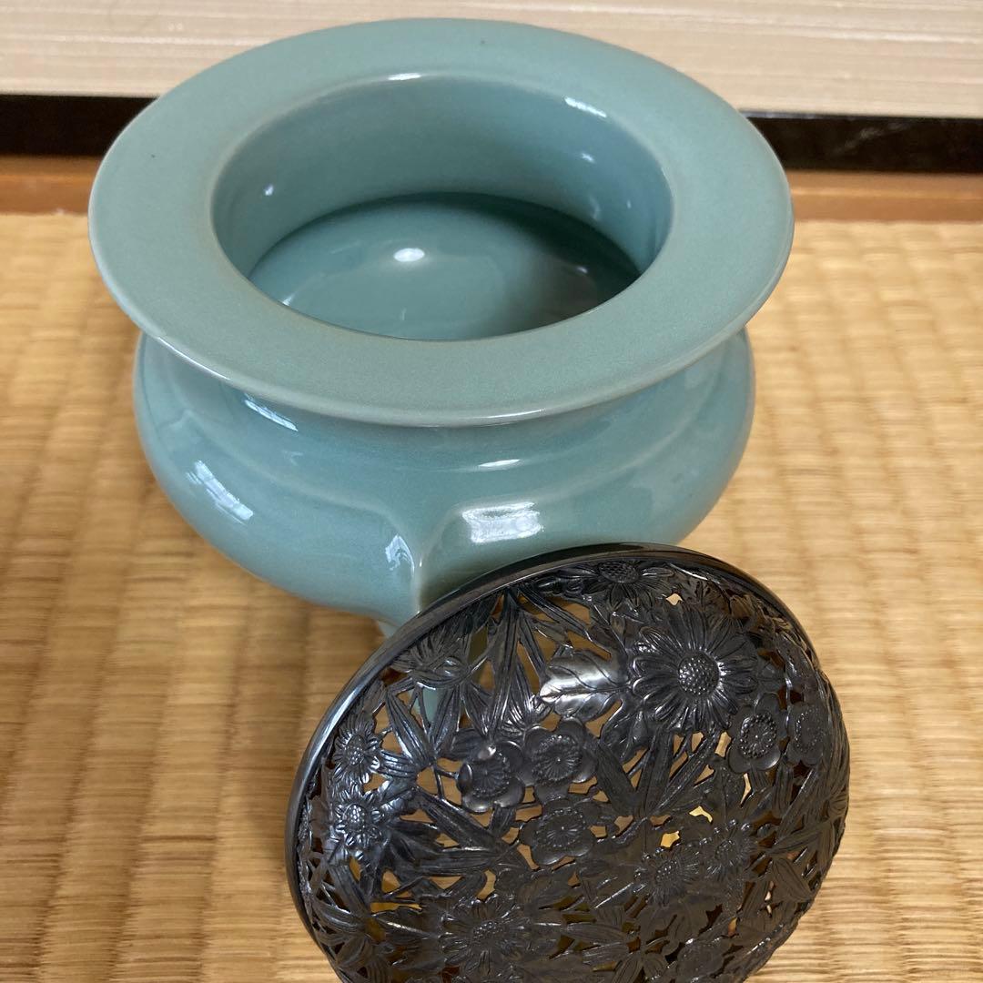 諏訪蘇山作 香炉 青磁 袴腰 三足香炉 純銀 花刻透し火屋 信幸造