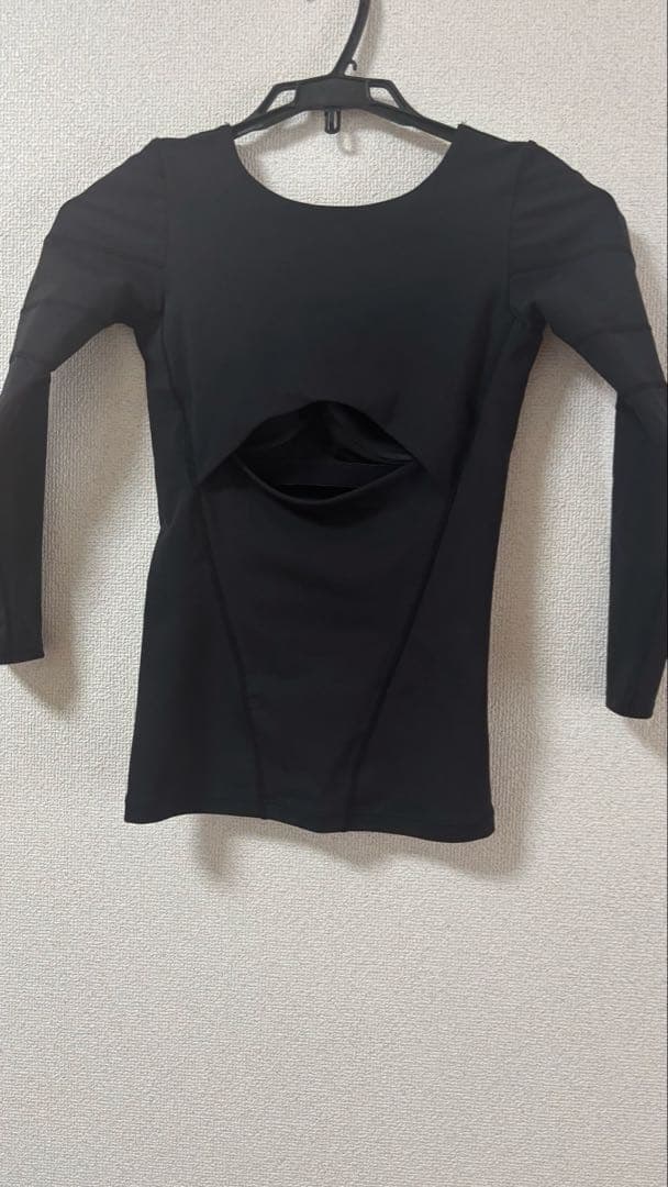 LAVAリンストルパーフェクトフォームトップス Mサイズ