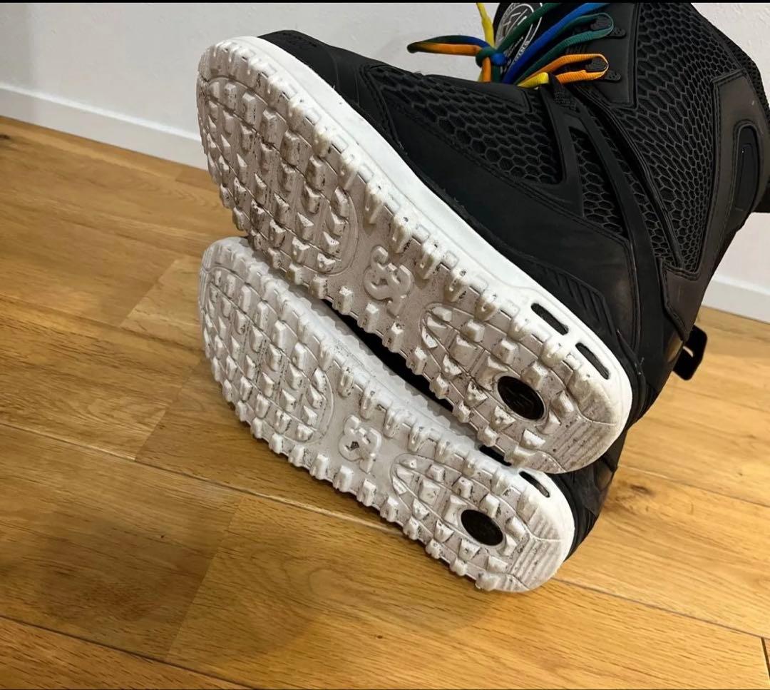 ［美品］THIRTYTWO スノーボードブーツ 軽量