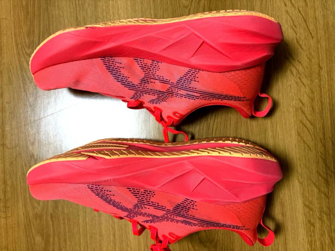 スパイク・シューズ ASICS Novablast 5 Flash Red 27cm