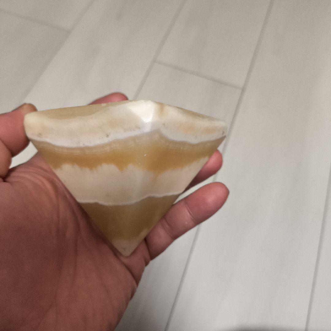 天然石　オレンジカルサイト　ピラミッド形