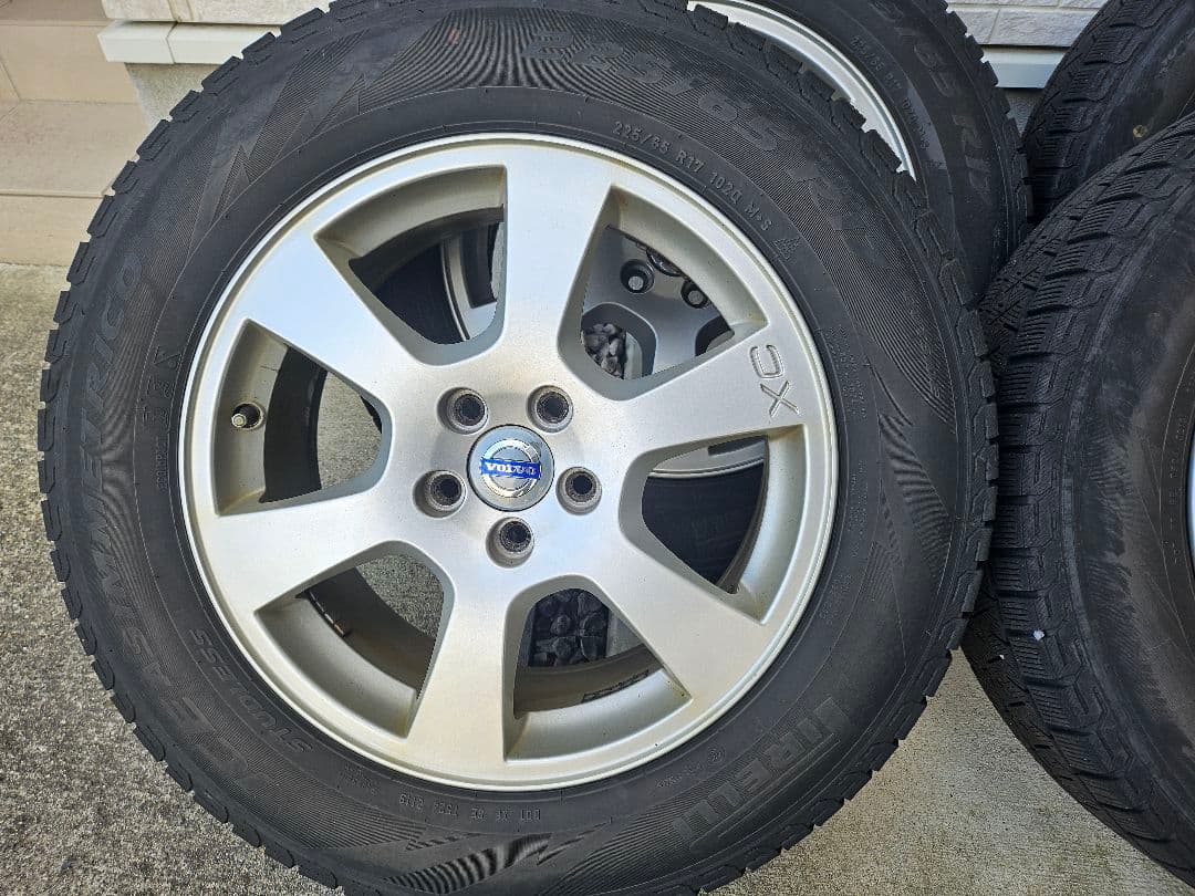 【送料込み】VOLVOボルボxc60純正スタッドレスタイヤホイールセット4本