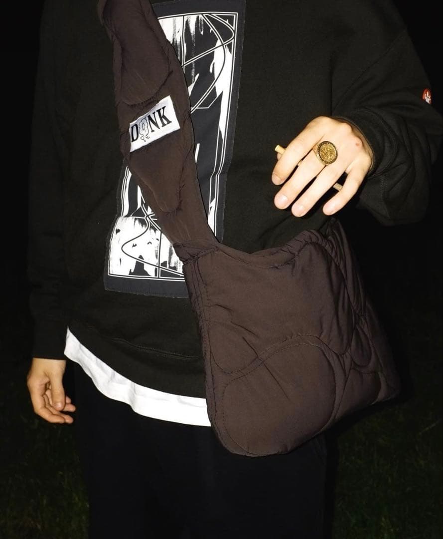 donk Quilted blob crossbody bag ポーカーズあつむ