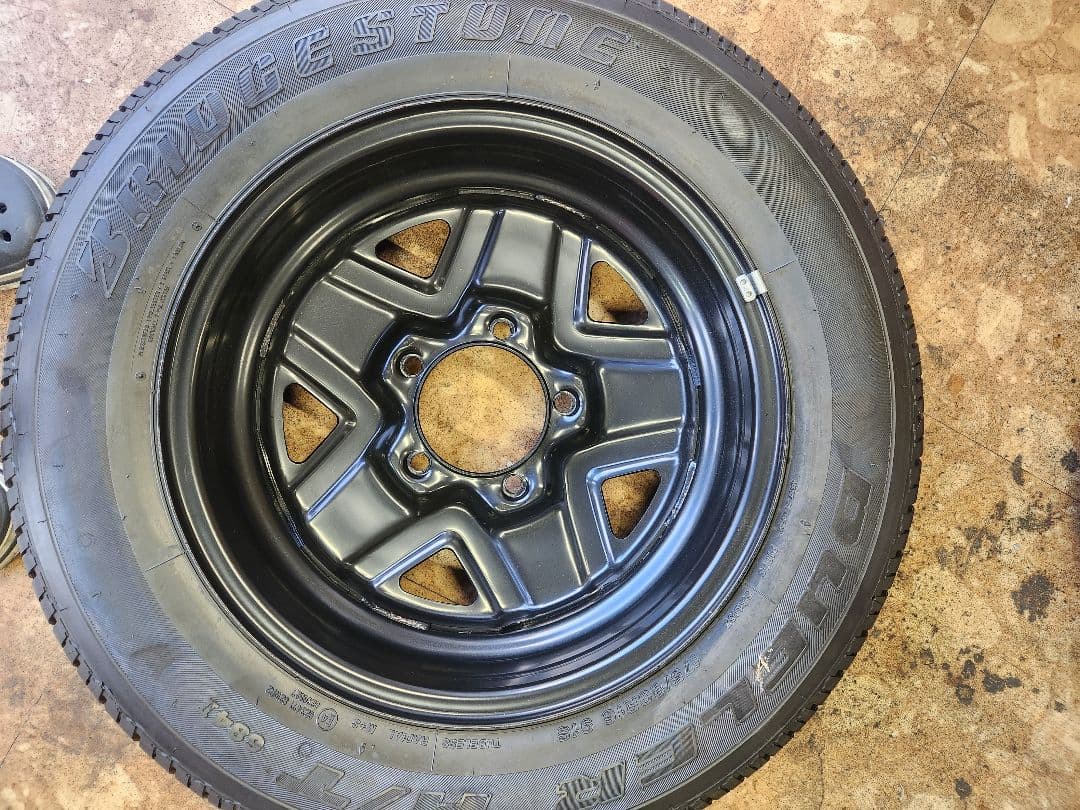 ブリヂストン 16インチ スタッドレスタイヤ ホイールセット