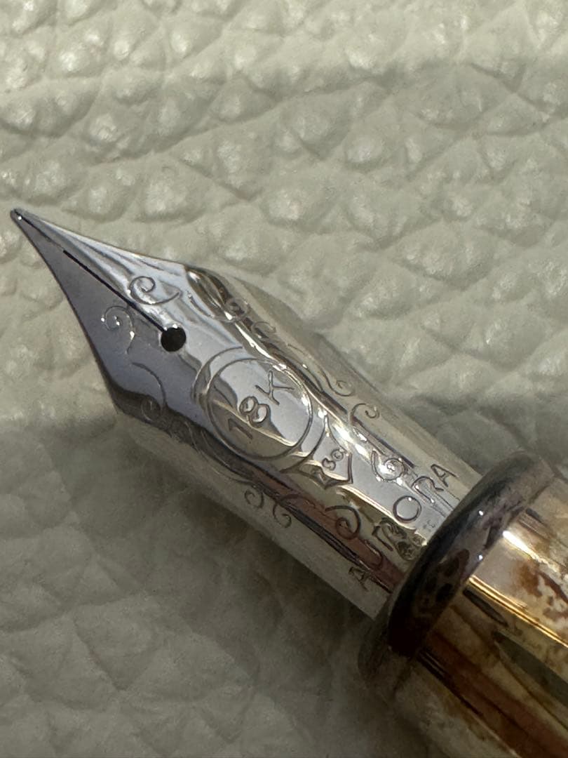 アウロラ　万年筆　オチェアーノ・グラチアーレ・アルティコ