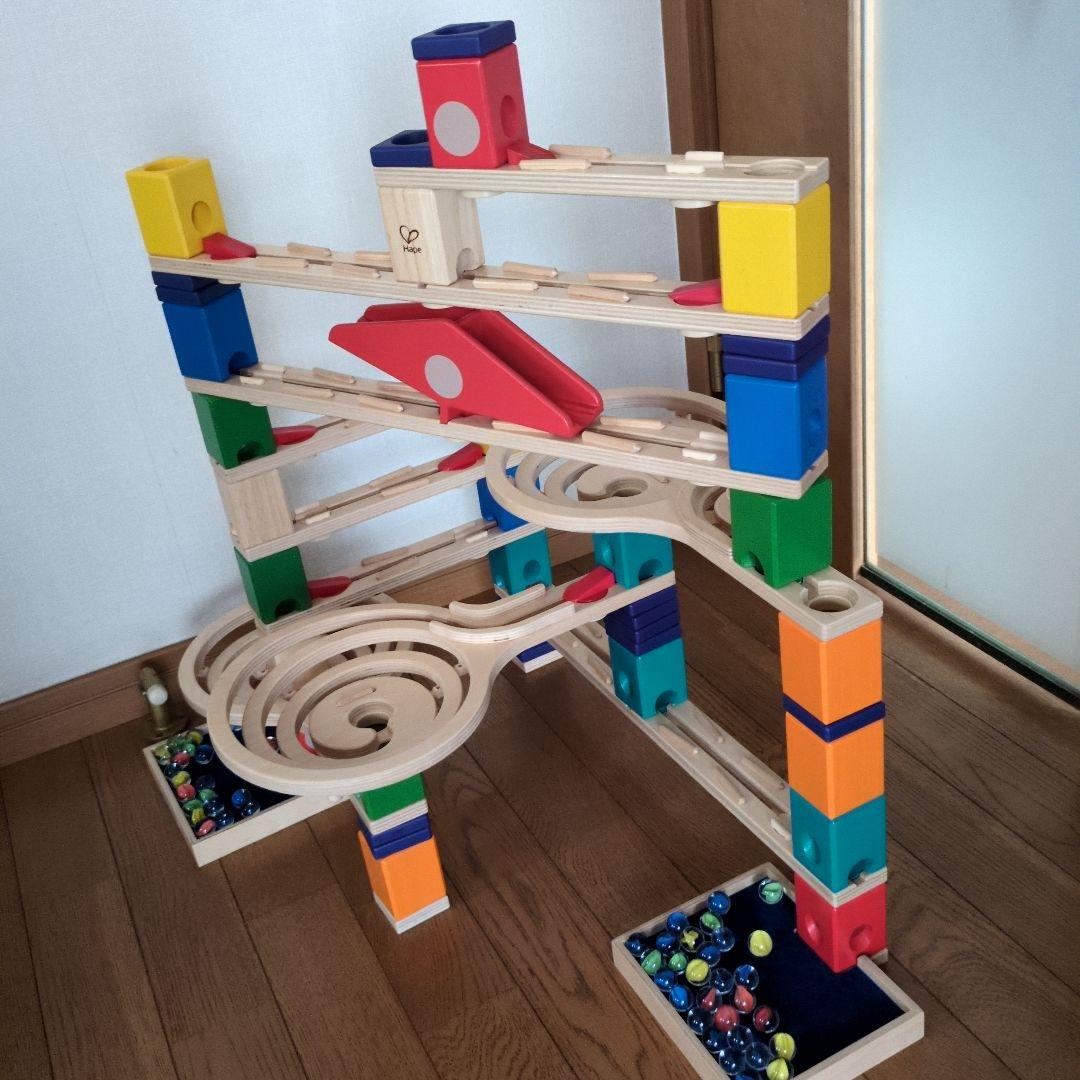 クアドリラ ツイスト&レールセット ボールキャッチャー2個付き