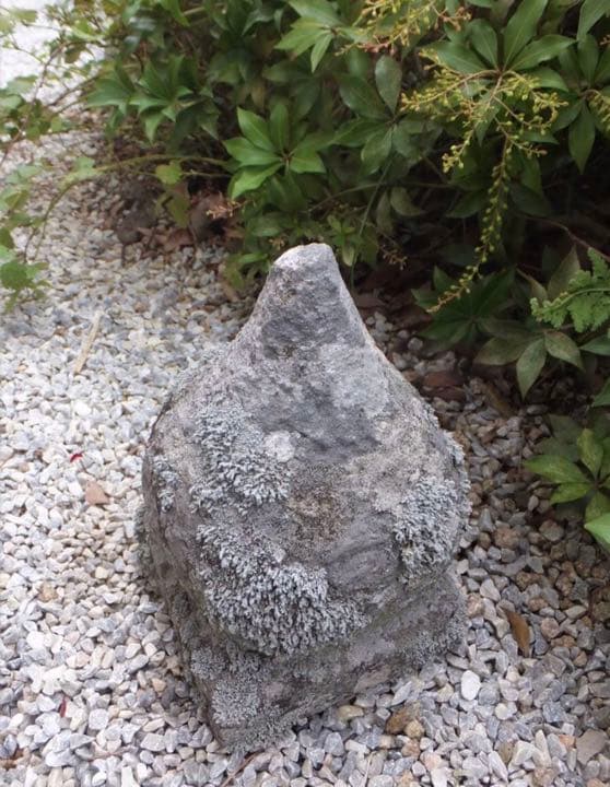 【苔むした古い宝珠・関守石・オブジェ】庭石箱庭苔鉢造園ガーデニングオーナメント
