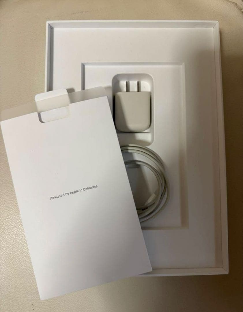 【美品】iPad 第8世代 32GB Wi-Fi+Cellular ゴールド