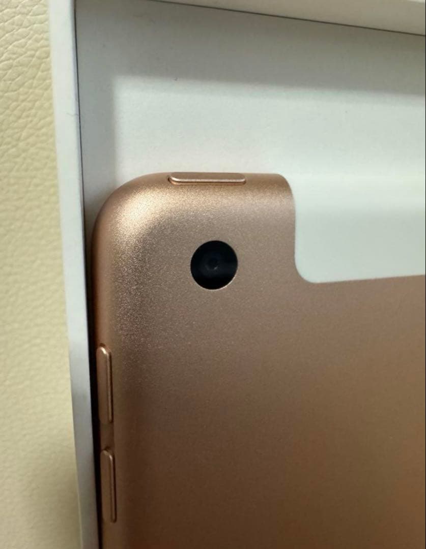 【美品】iPad 第8世代 32GB Wi-Fi+Cellular ゴールド