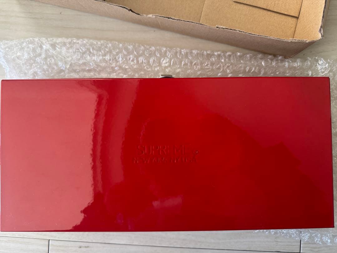 Supreme 赤 ボックス