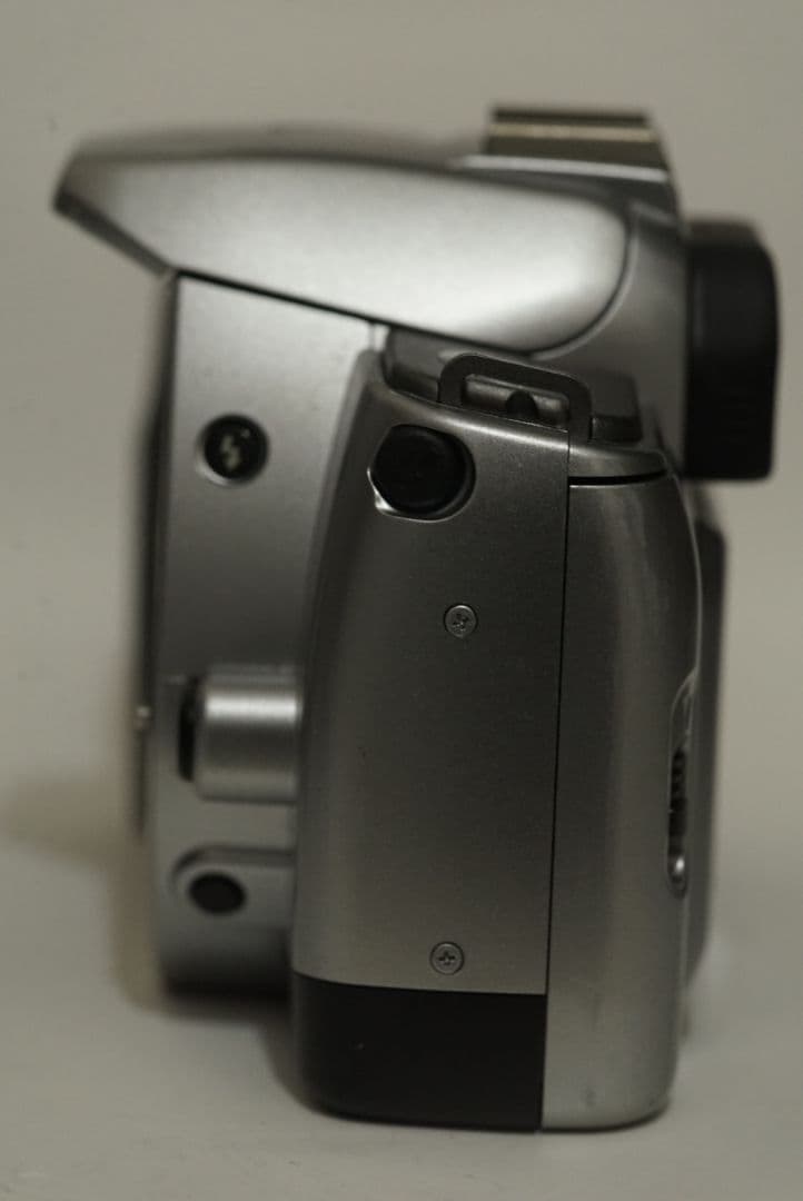 【美品】EOS Kiss 5　キヤノン　CANON 一眼レフ　フィルムカメラ