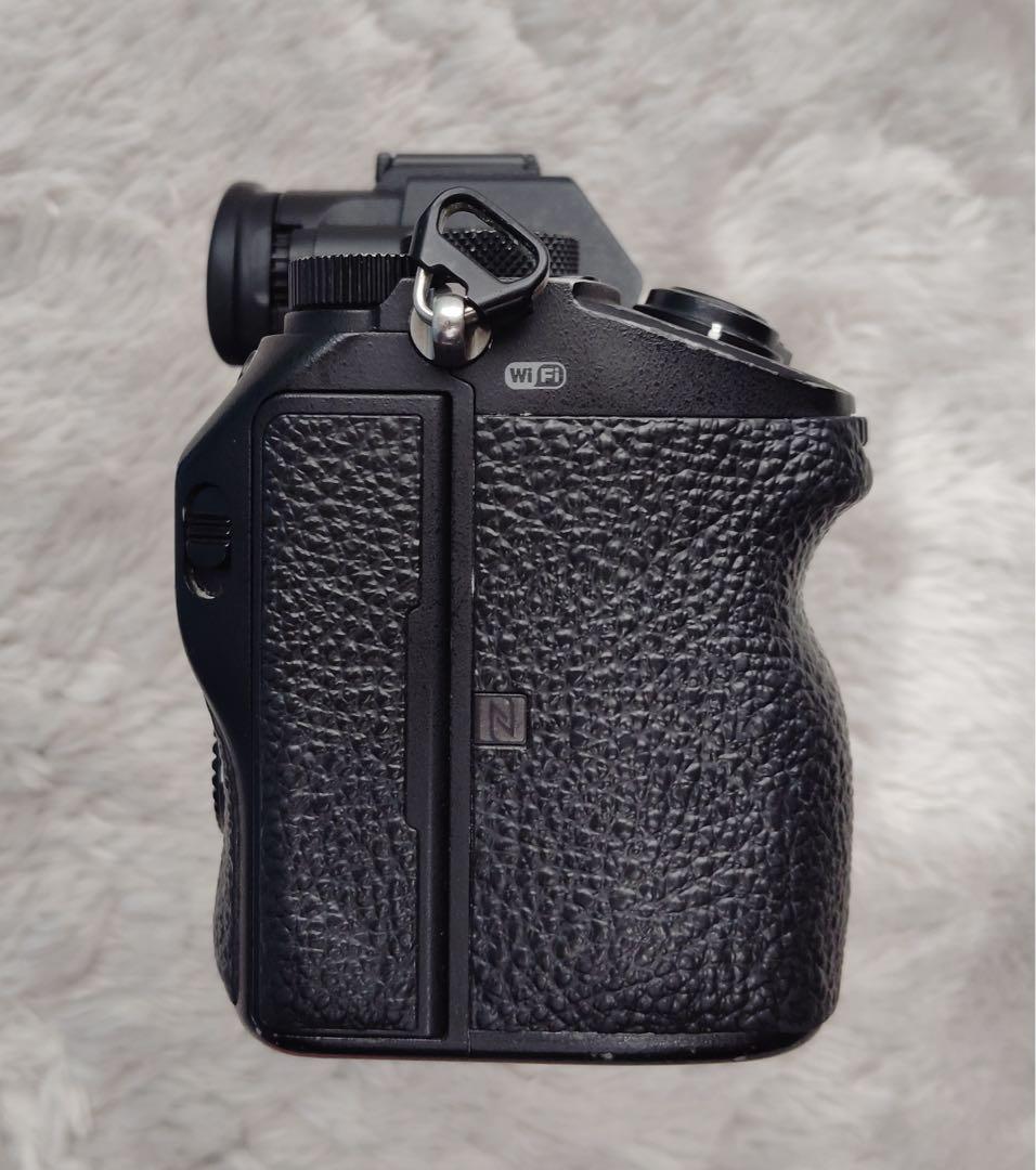 SONY α7R III ミラーレス一眼 本体　おまけに128GBメモリカード付