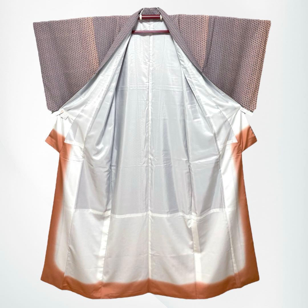 【美品✨】東レシルック　洗える着物　小紋　灰色　幾何学文　袷　グレー　薄橙　L1