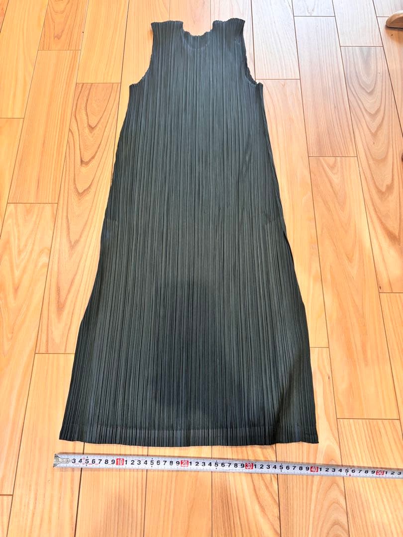 pleats pleaseノースリーブひざ丈ワンピース