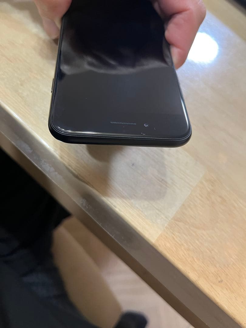 iPhone SE 第2世代　64GB バッテリー容量86%