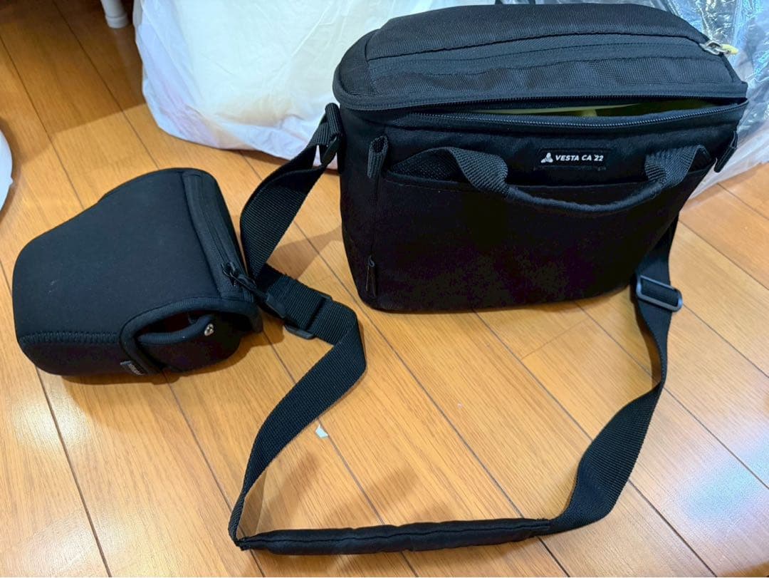 SONY 一眼レフカメラ、三脚、カバー、ショルダーバッグのセット