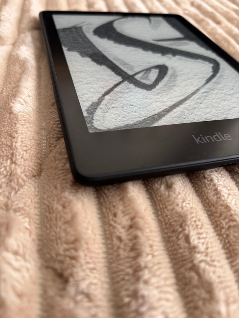 Kindle paperwhite 11世代 8G 広告なし　カバー付