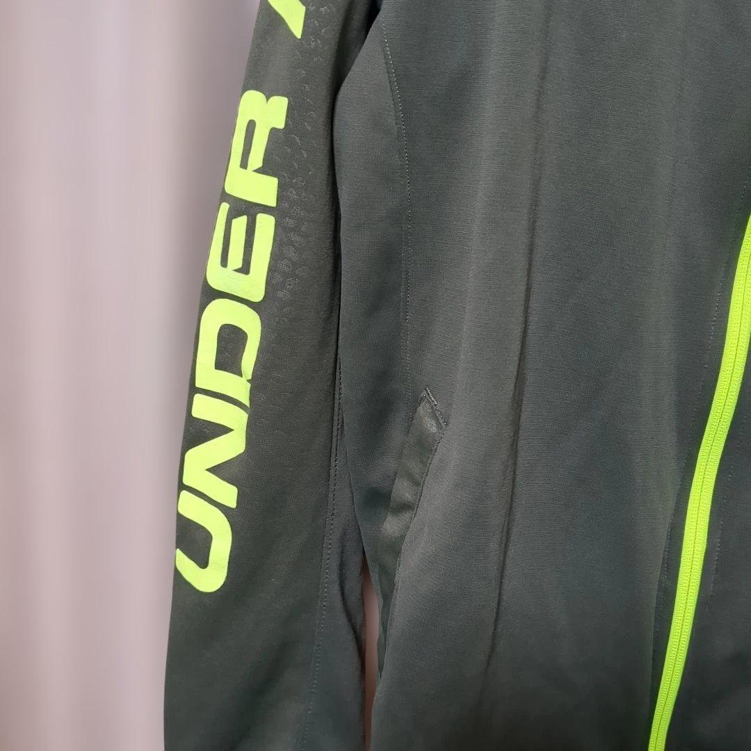 Under Armour モスグリーンフルジップジャケット