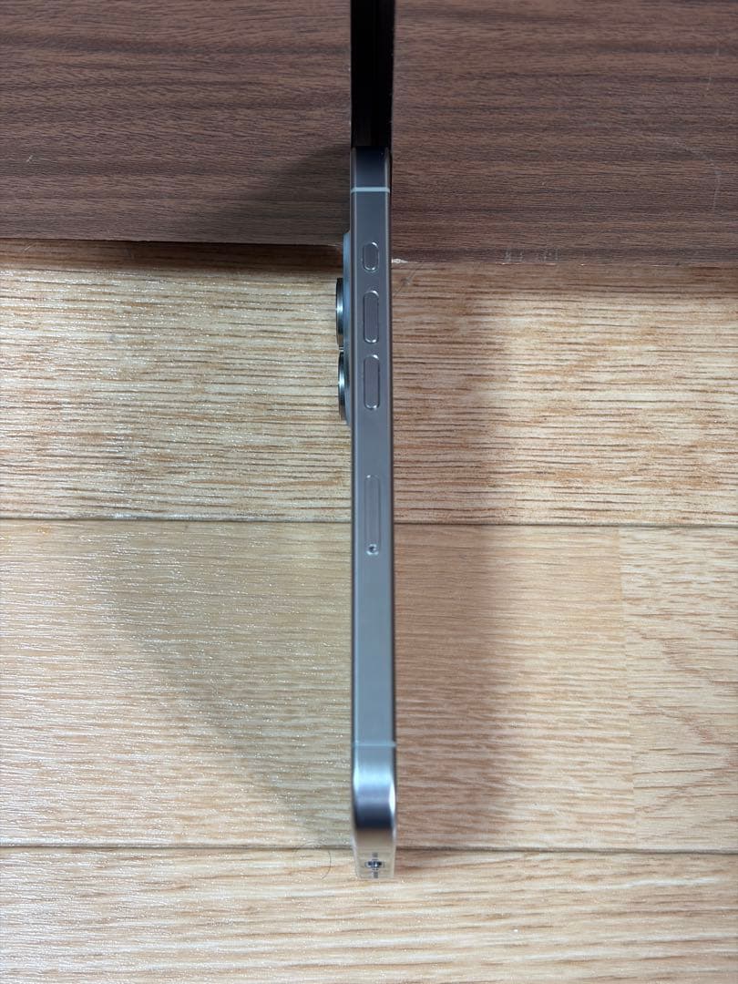 iPhone 15 Pro Natural Titanium 256GB 中古