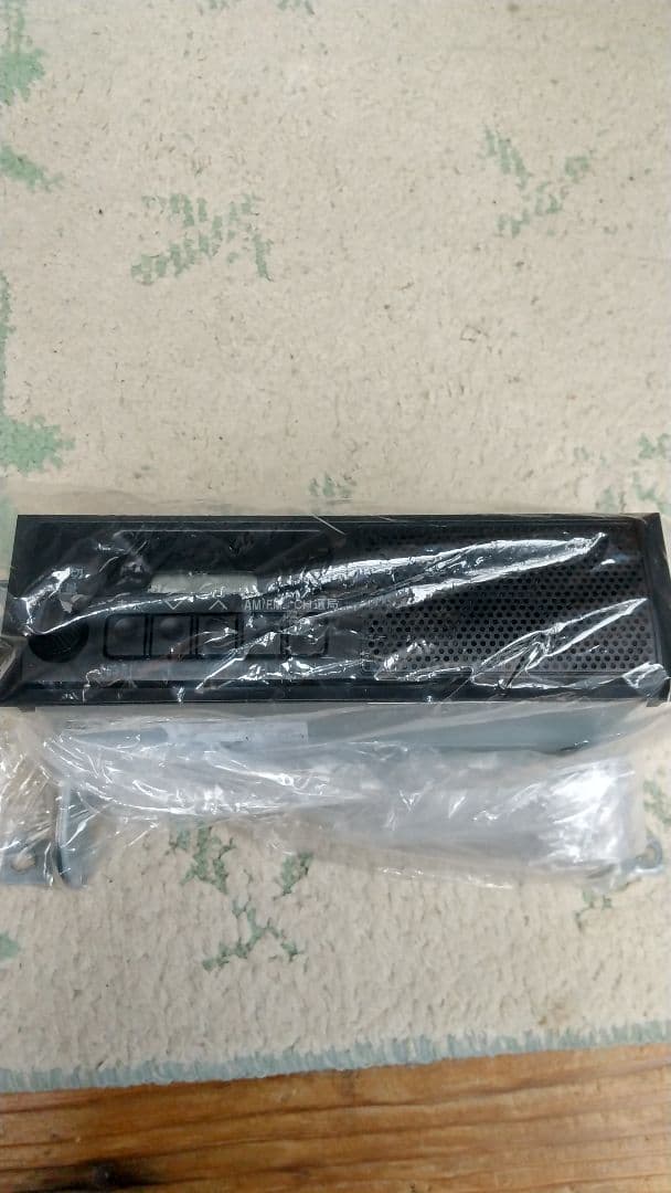 スズキキャリー、ニッサンスキッパーのカーラジオと取り付けボックスです